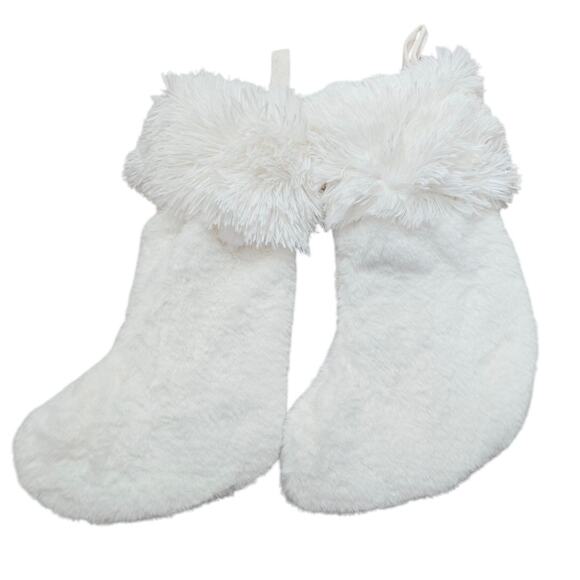 Set of 2 Berkshire Home Plush Luxury Christmas Stockings White 17.5" NWOT - Picture 2 of 3